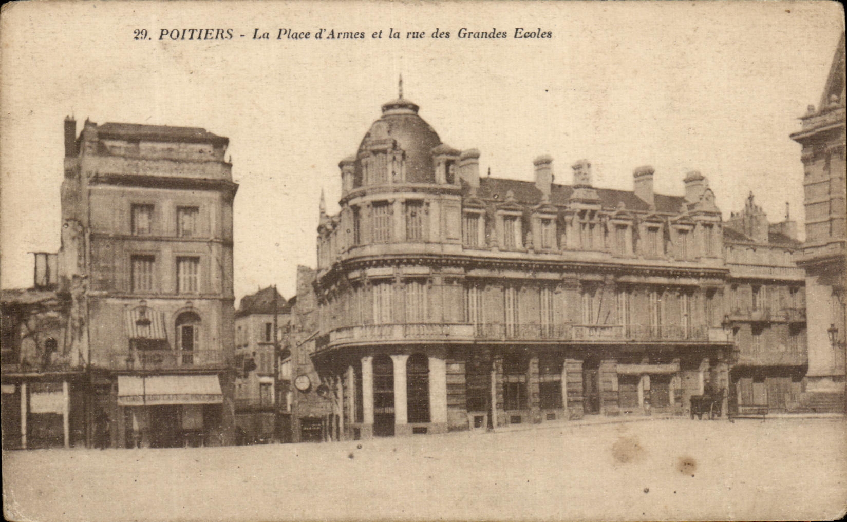 Poitiers - La Place d'Armes et la rue des Grandes Ecoles — éditeur imprimeur de Versailles, n°29