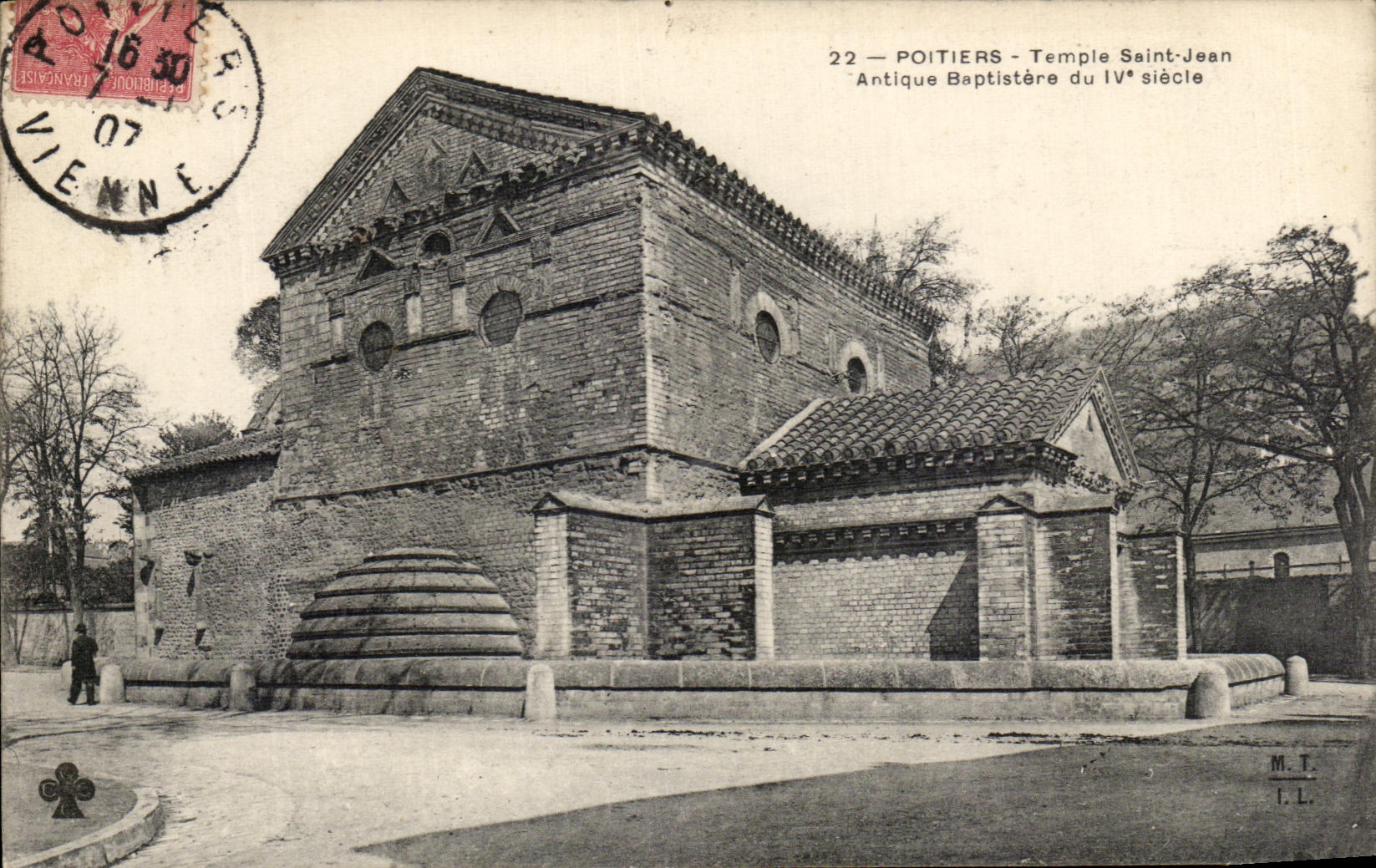 Poitiers - Temple Saint-Jean - Antique Baptistère du IVe siècle