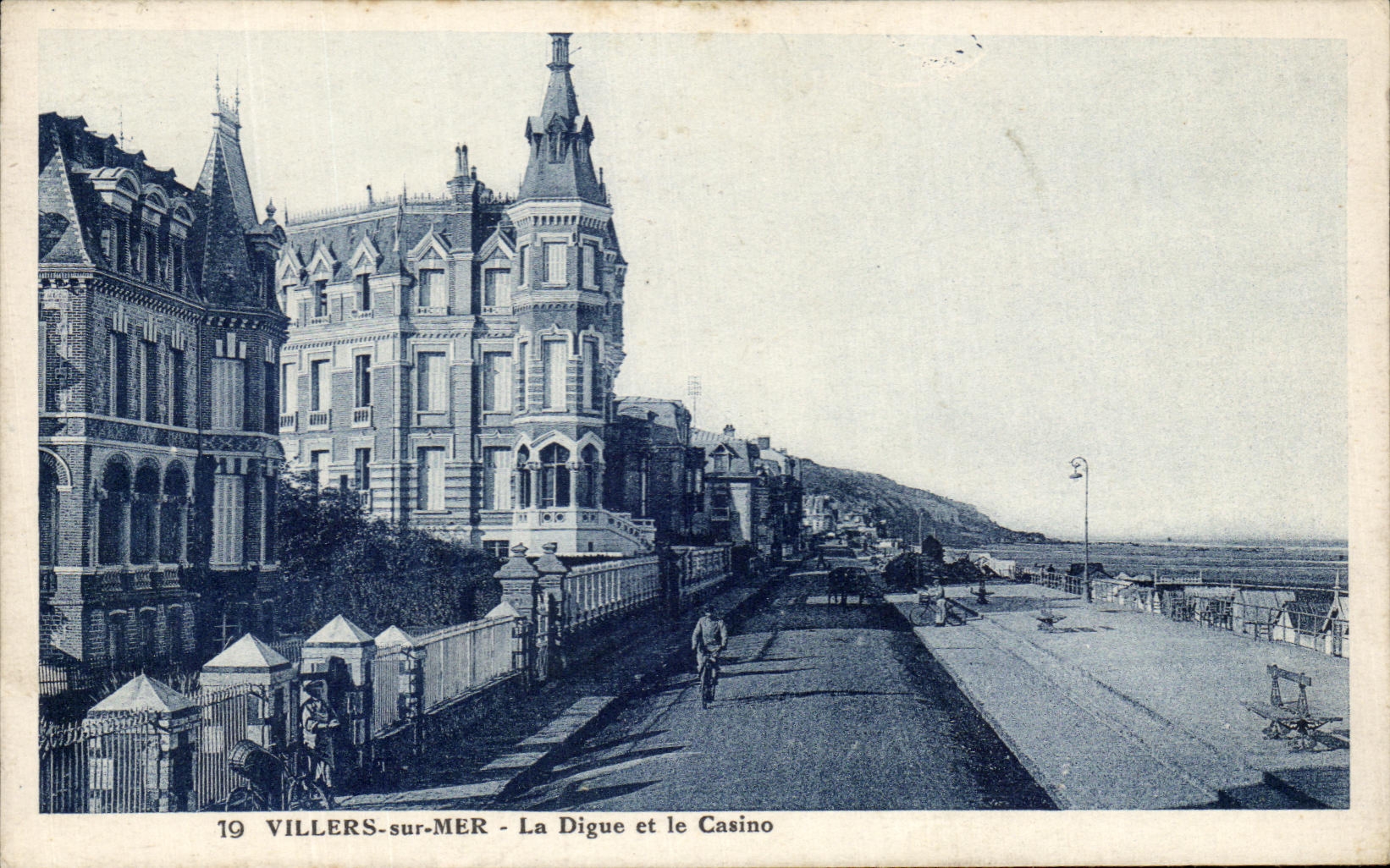 CPA Villers Sur Mer La Digue Et Le Casino 