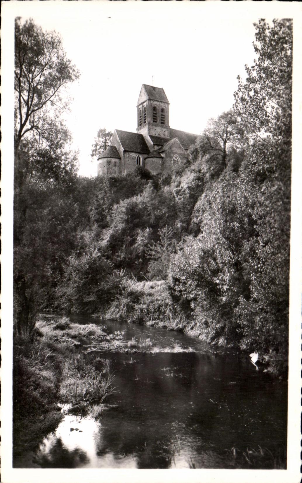 CPA Les Alpes Mancelles Saint Ceneri Le Gerei L'Eglise 