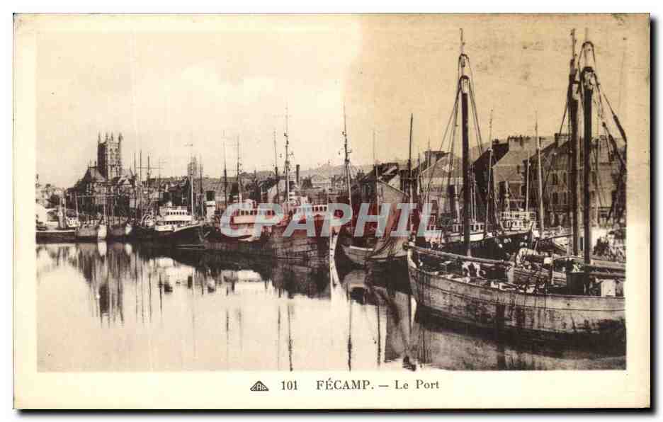 CPA Fecamp Le Port Bateaux