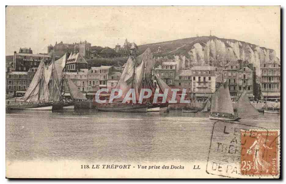 CPA Le Treport Vue Prise des Docks