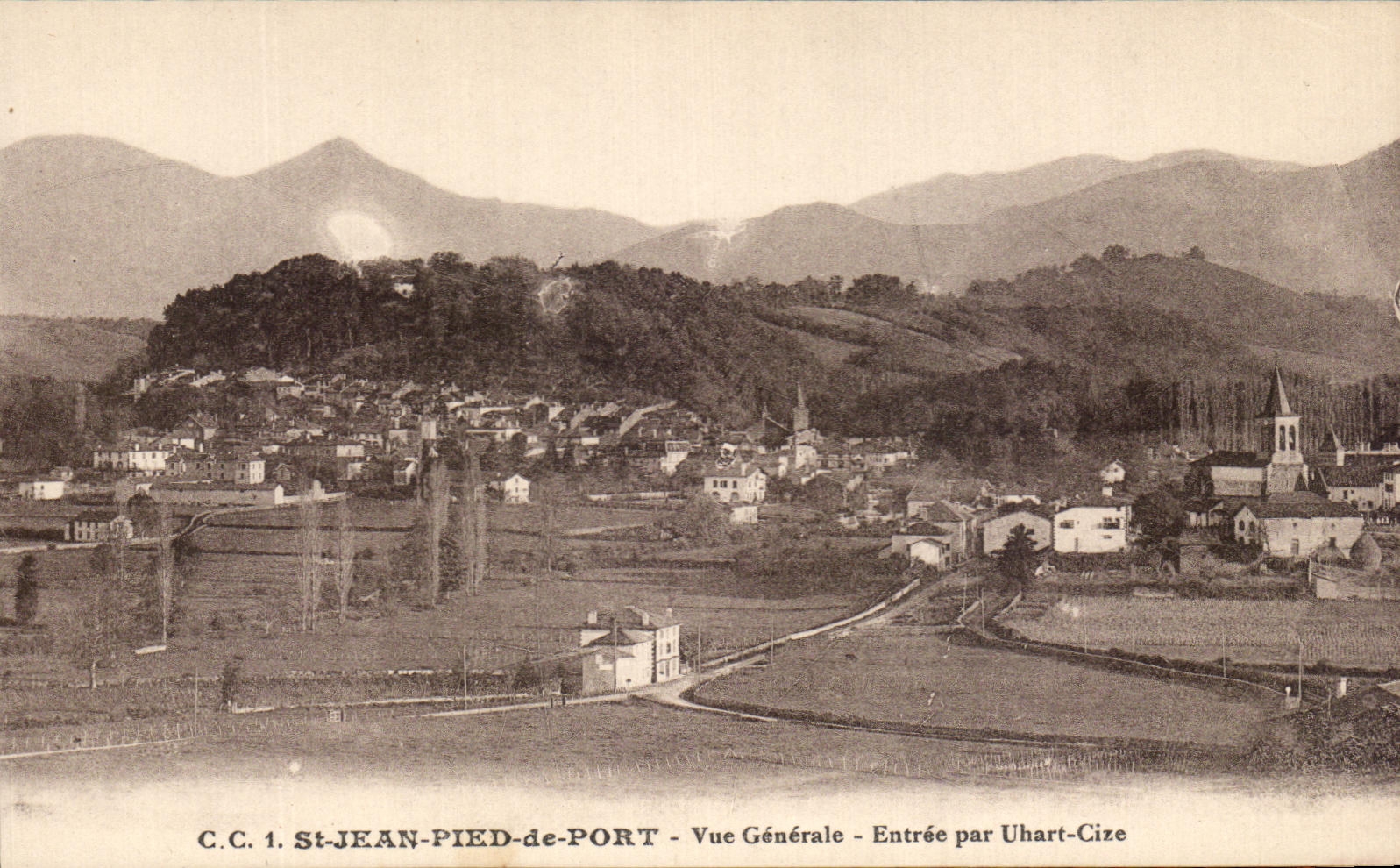 CPA St Jean Pied de Port Vue Generale Vue Generale Entree Par Uhart Cize 