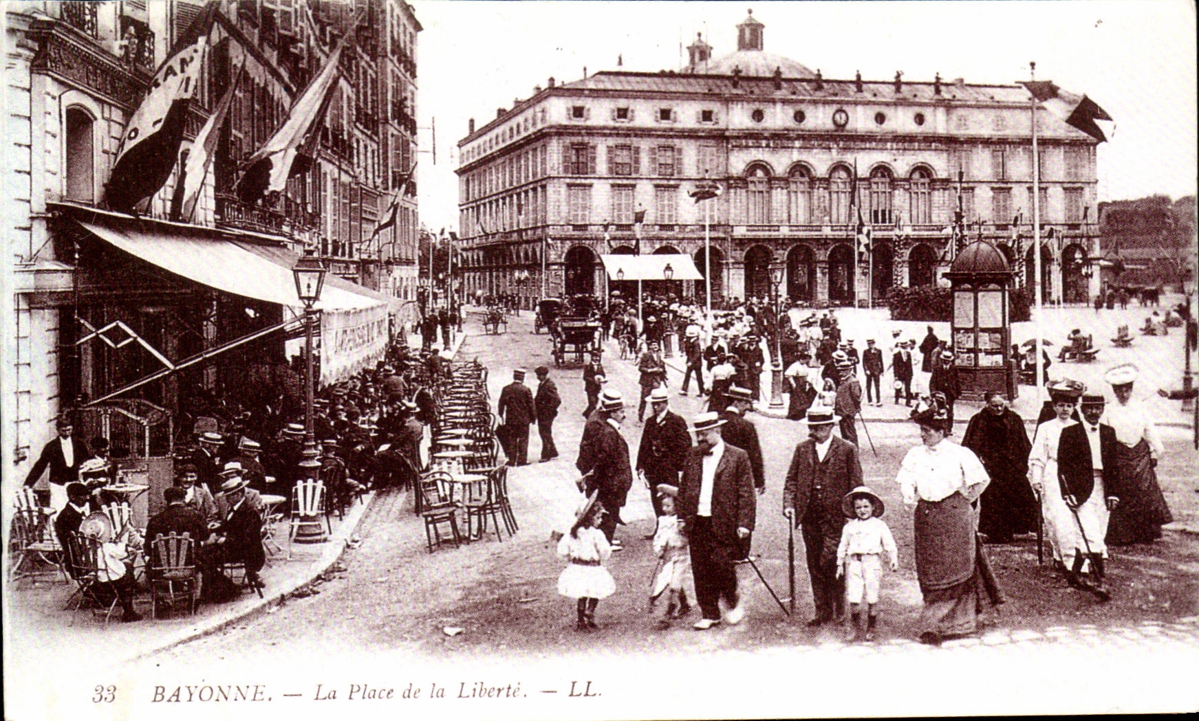 REPRO Bayonne La Place de la Liberte 