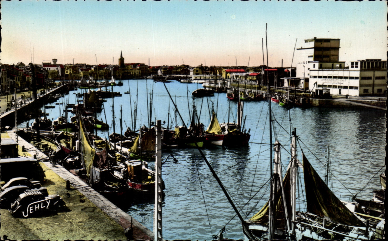 CPA La Rochelle Vue Panoramique du Port Bateaux