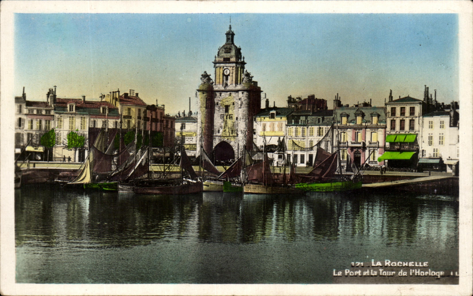 La Rochelle — Le Port et la Tour de l'Horloge — C.P.A.P. Paris