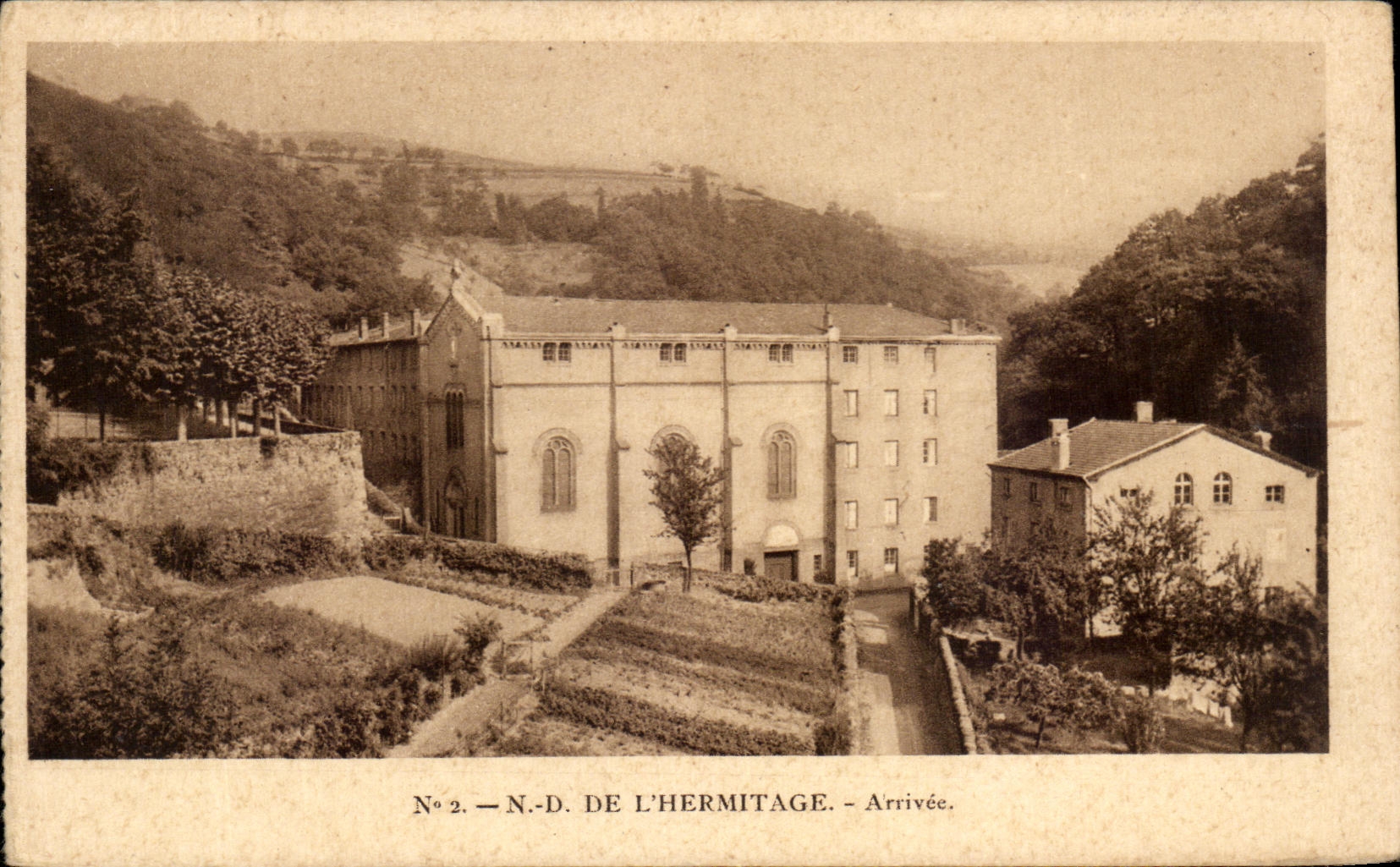 CPA ND De L'Hermitage Arrivee