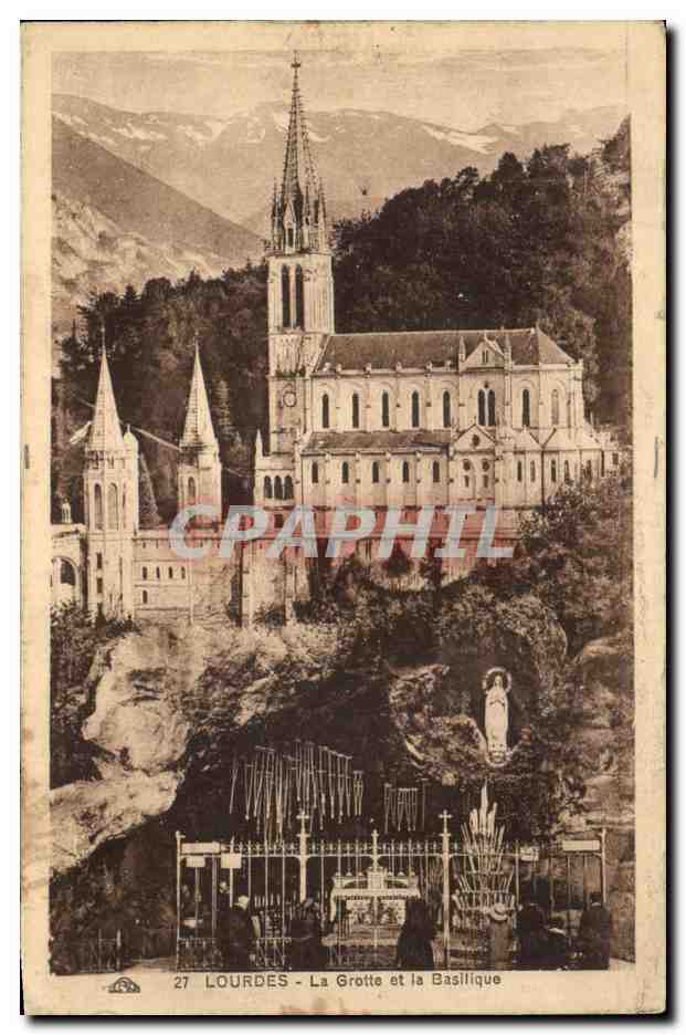 CPA Lourdes La Grotte et la Basilique