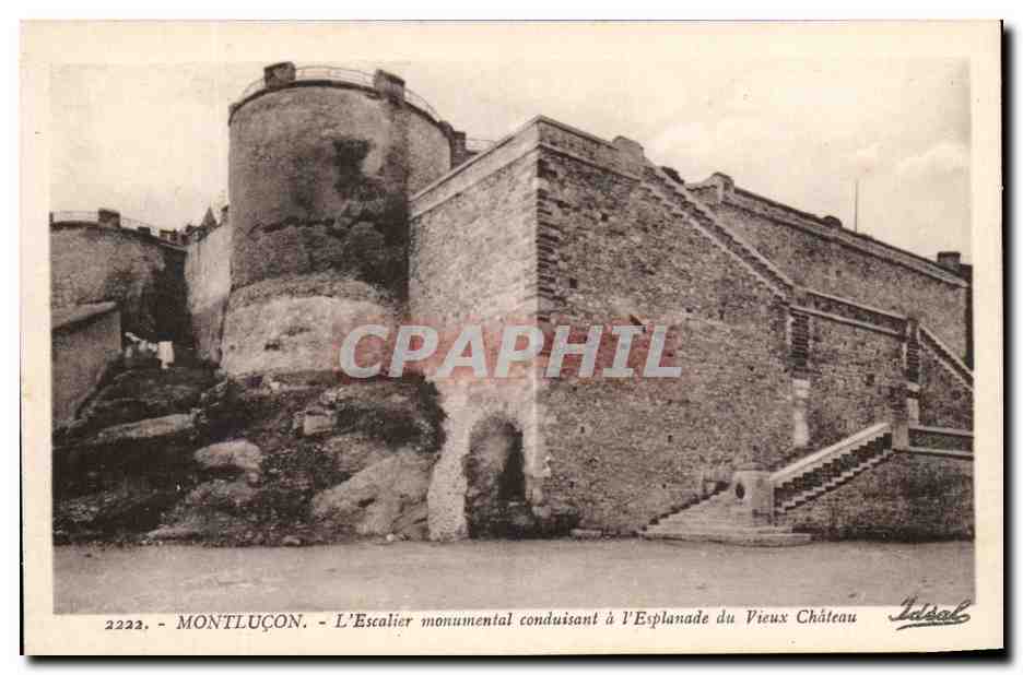 Montluçon - Die monumentale Treppe, die zur Esplanade des alten Schlosses führt — Idéal, n° 2222
