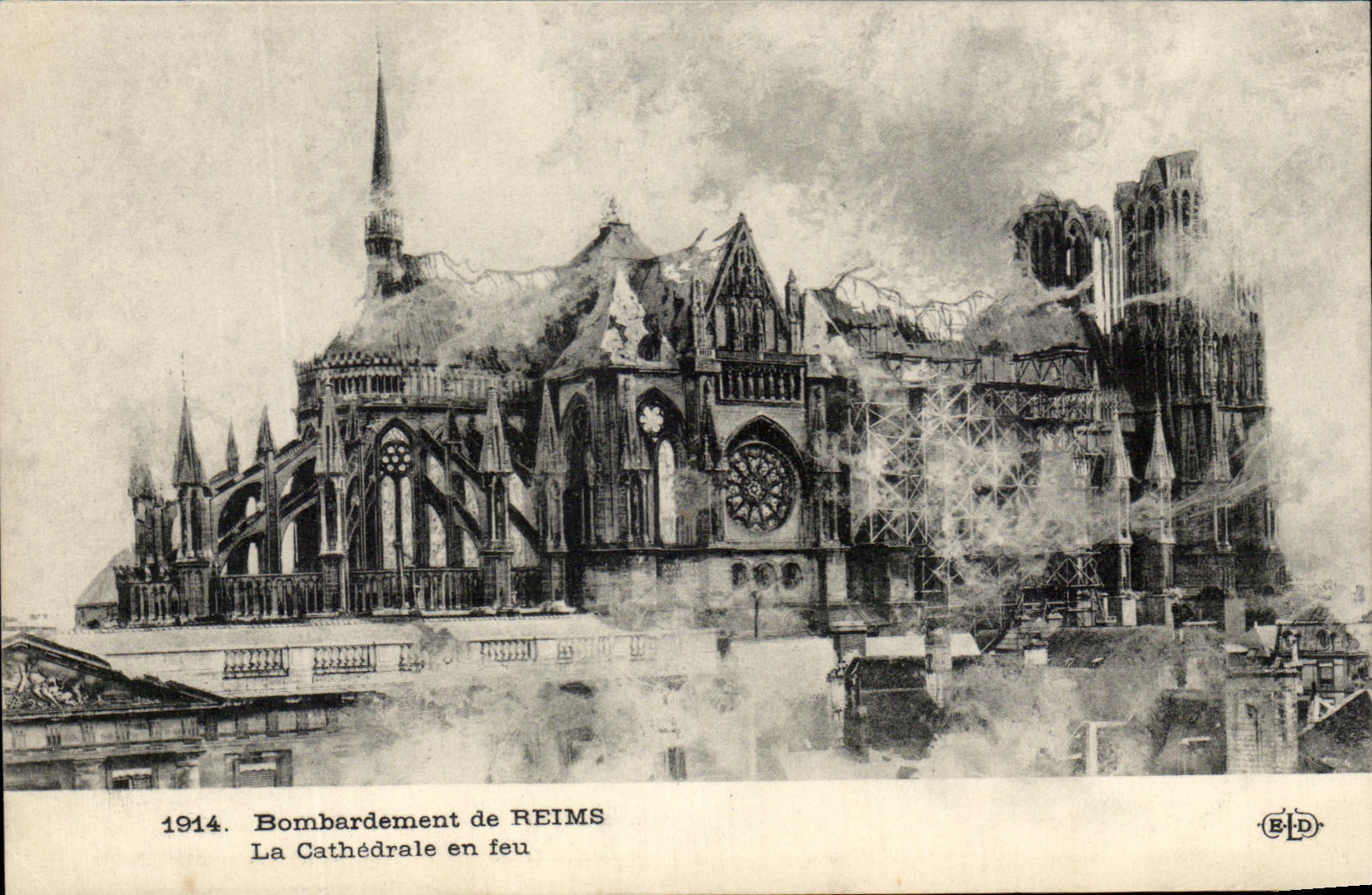 CPA Bombardement de Reims La Cathedrale en feu Militaria