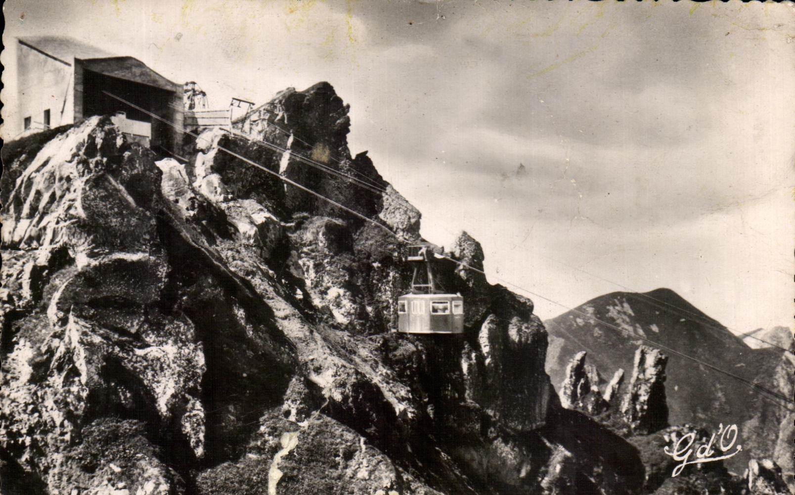 CPA L'Auvergne Le Mont Dore Et Sancy Teleferique Du Soncy Gore Du Sommet