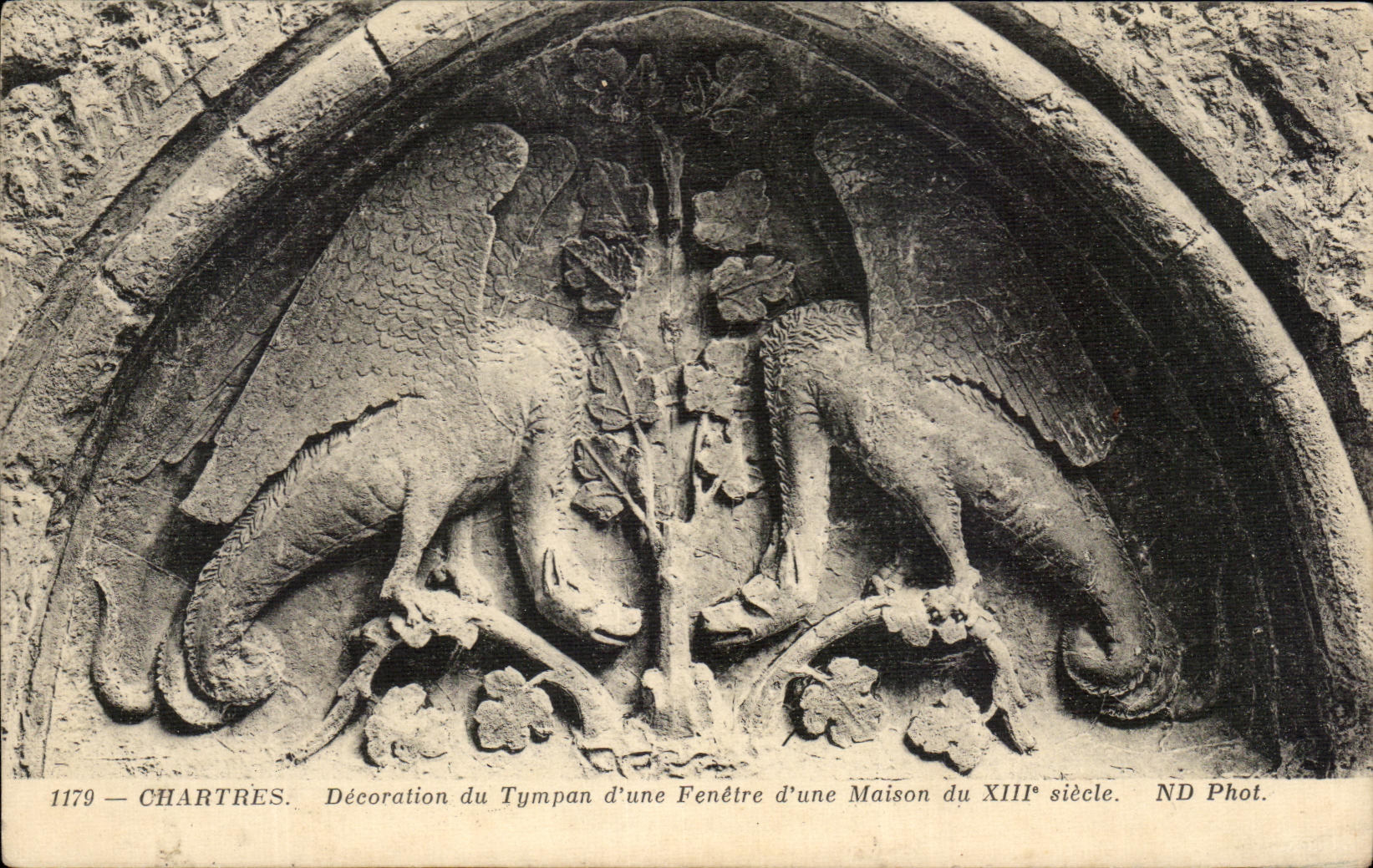 CPA Chartres Decoration Du Tympan d'Une Fenetre d'Une Maison Du 13eme