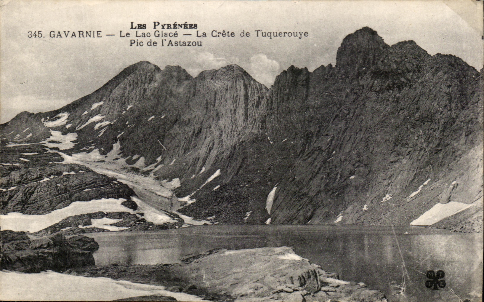 CPA Les Pyrenees Gavarnie Le Lac Glace La Crete De Tuquerouye Pic de l'Astazou