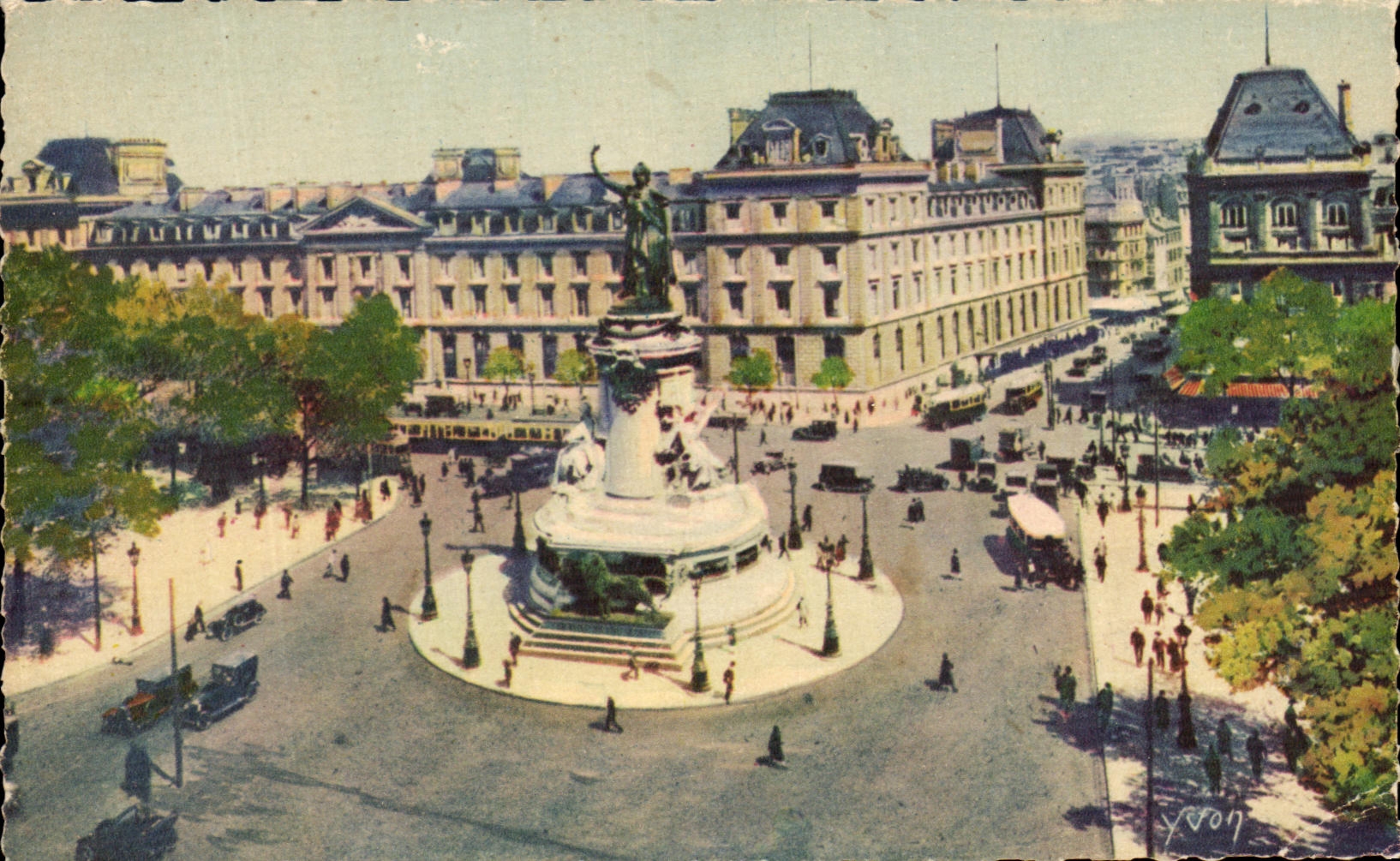 CPA Paris Place De La Republique