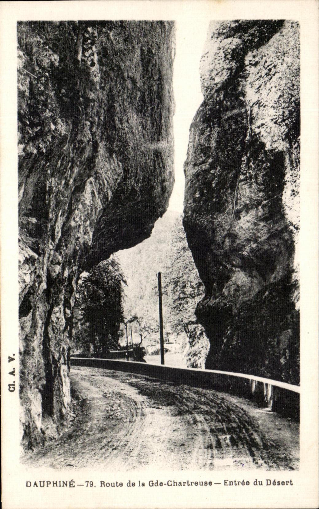 CPA Dauphine Route de La Gde Chartreuse Entree Du Desert