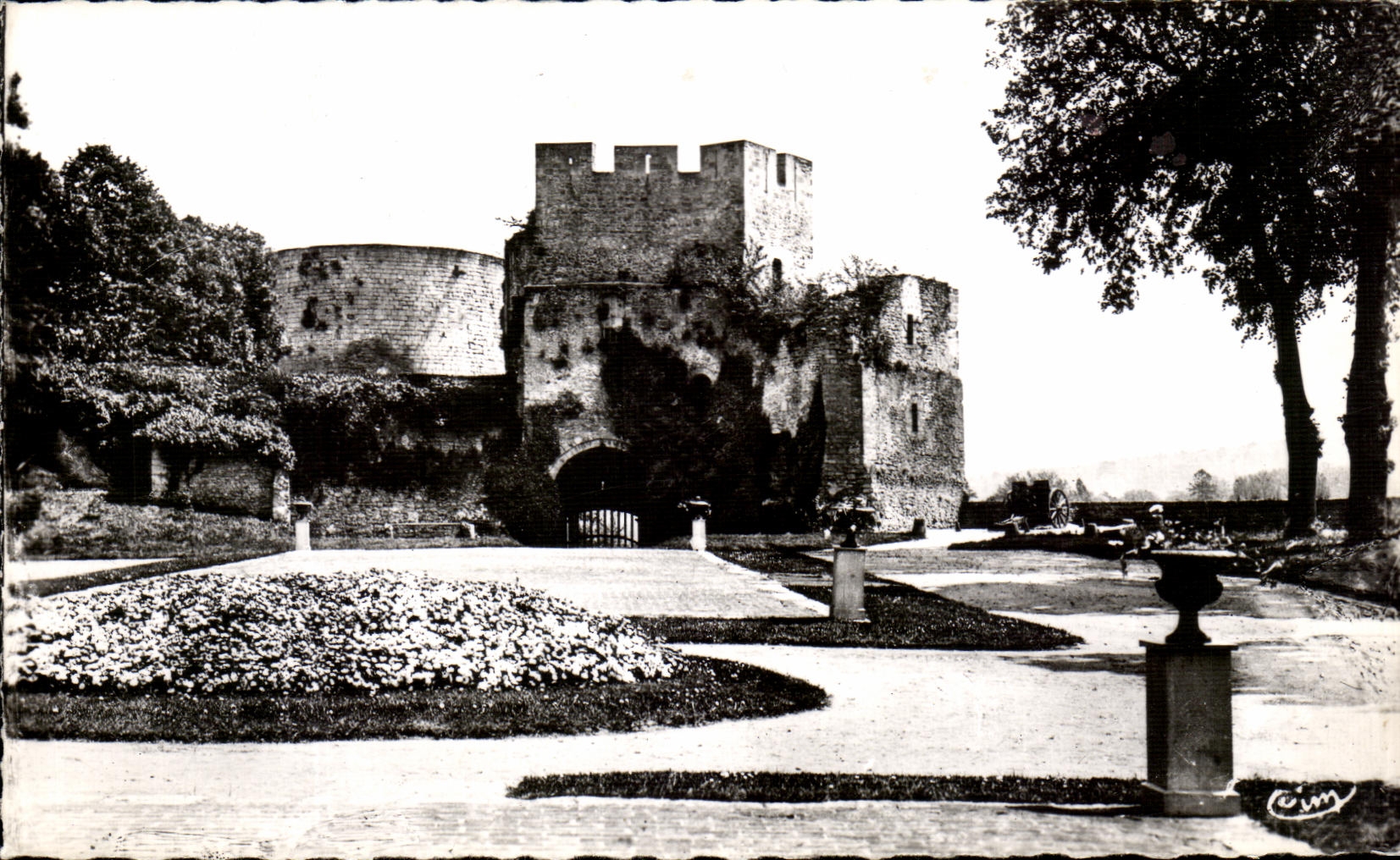 Gisors (Eure) — Le Château - La Tour du Gouverneur et du Prisonnier — Combier (S.-et-L.)