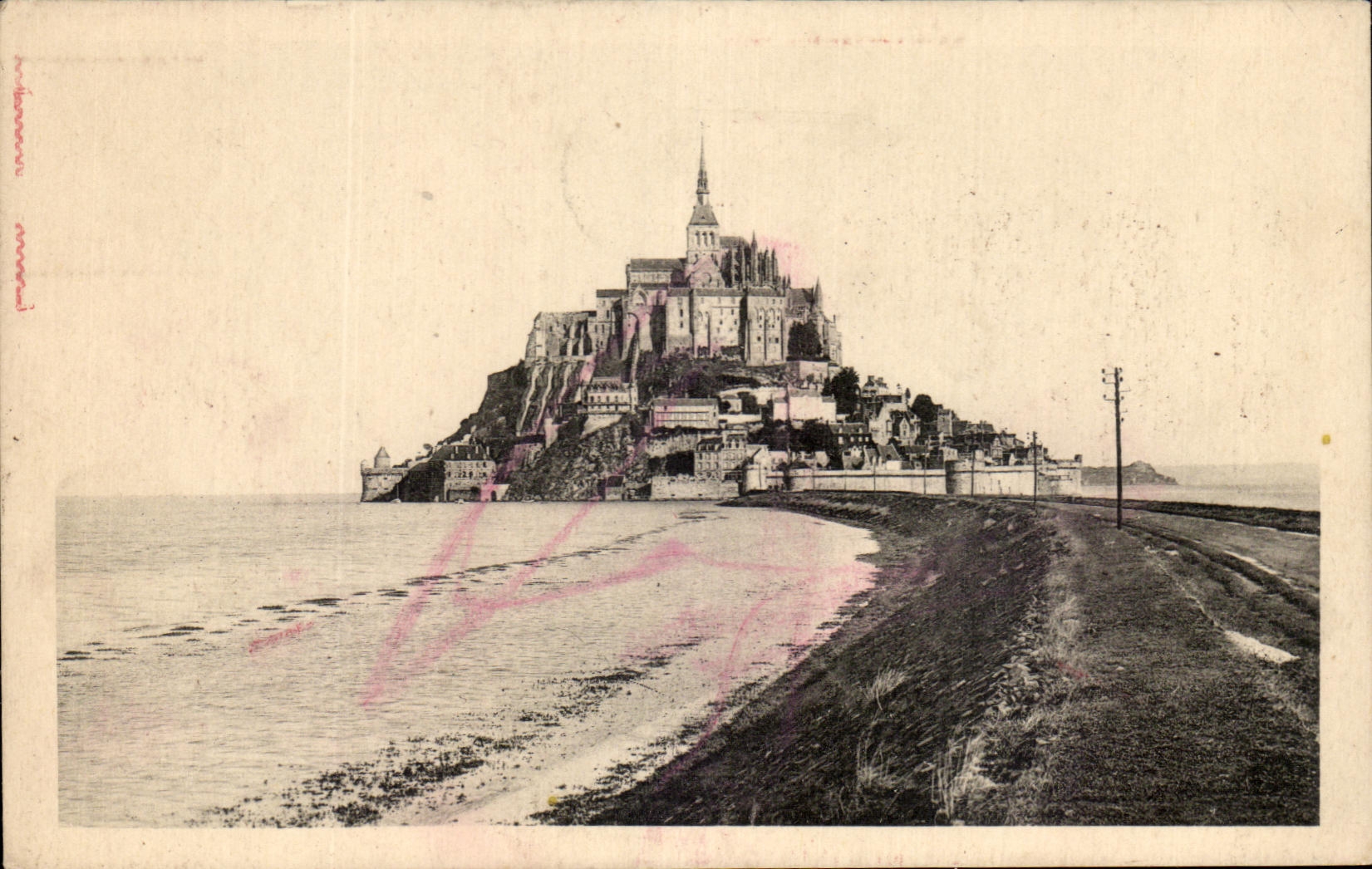 Mont Saint-Michel — Vue générale face sud à marée haute — Édition des Monuments Historiques