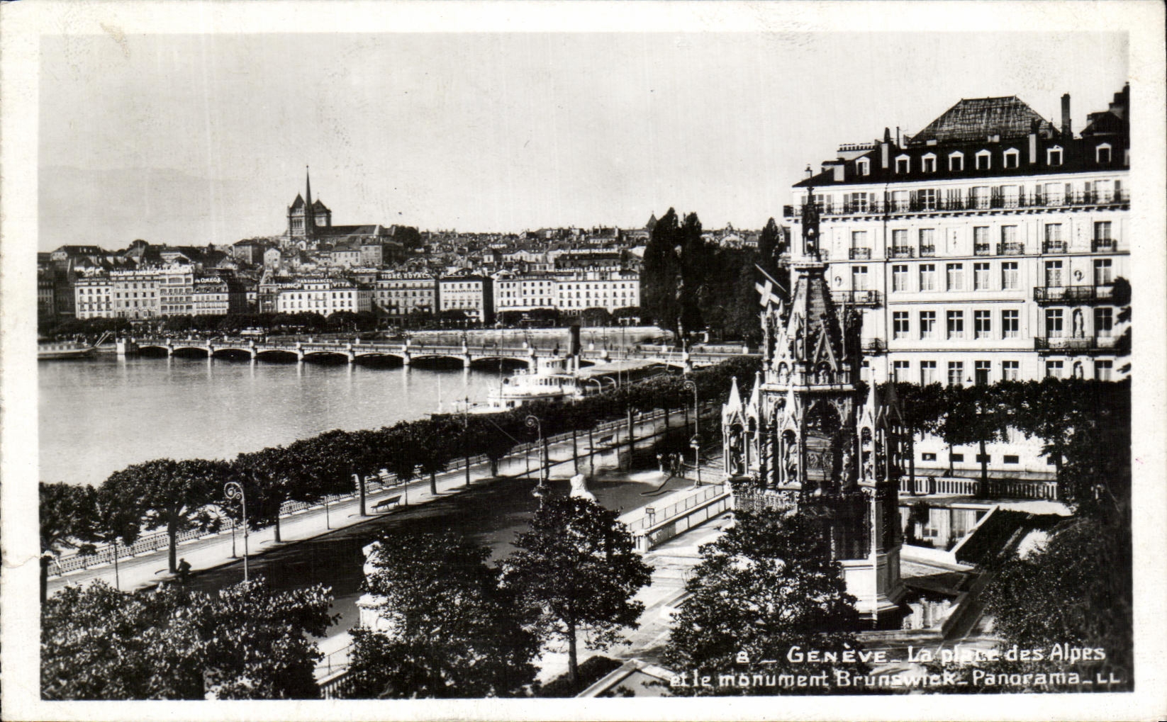 CPA Geneve La Place Des Alpes Et Le Monument Brunswick Panorama