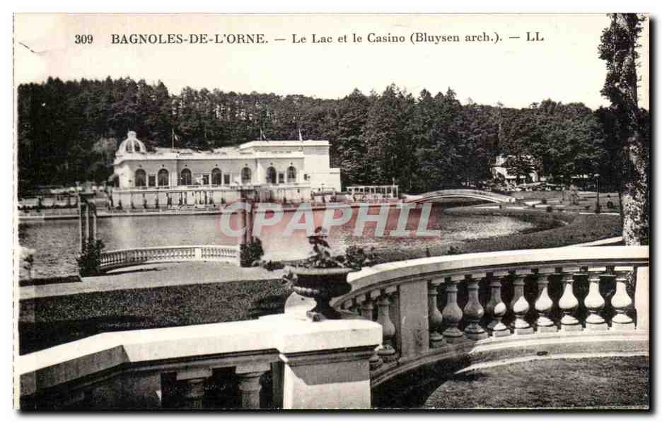 Bagnoles-de-l'Orne — Het meer en het casino (Bluysen arch.) — LL