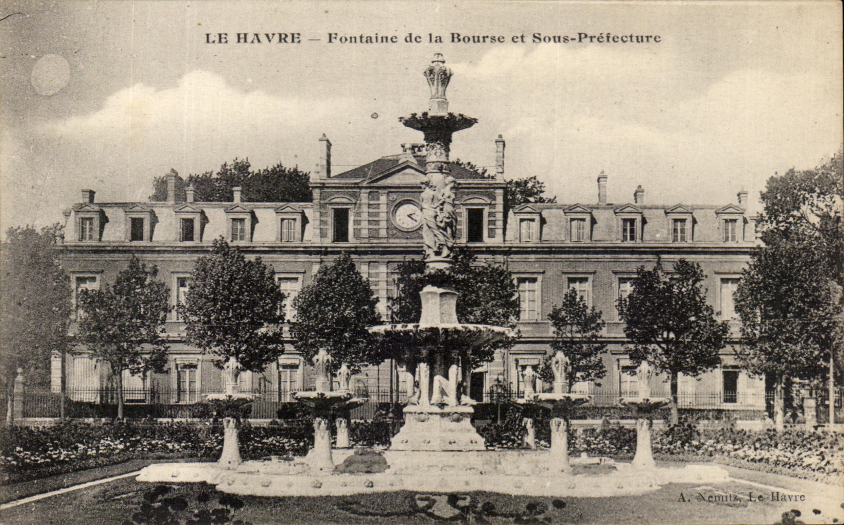 CPA Le Havre Fontaine de la Bourse et Sous Prefecture