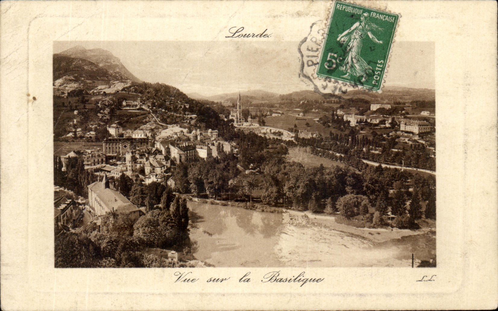 Lourdes — Vue sur la Basilique — L.L. éditeur