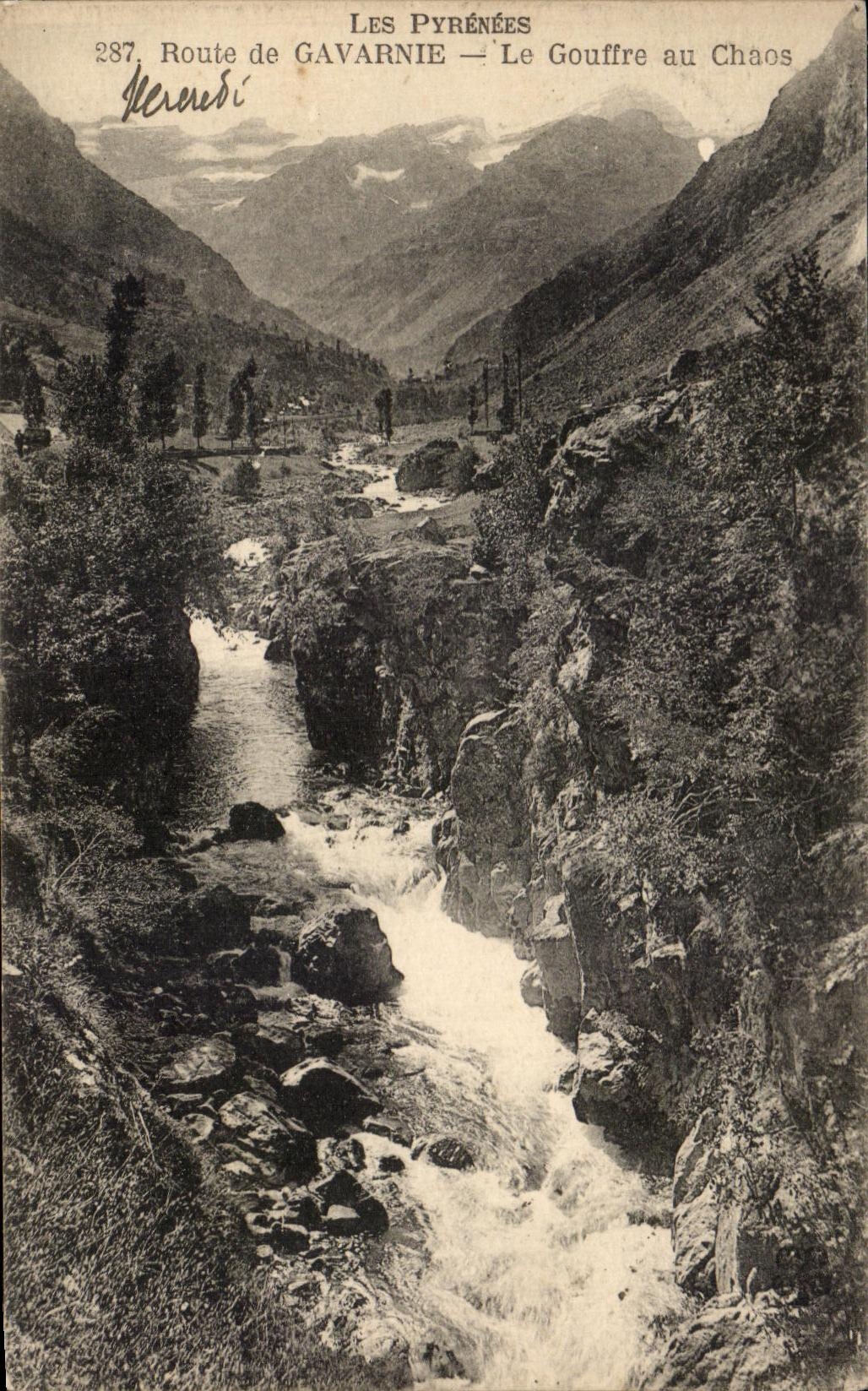 CPA Les Pyrenees Route de Gavarnie Le Gouffre au Chaos 