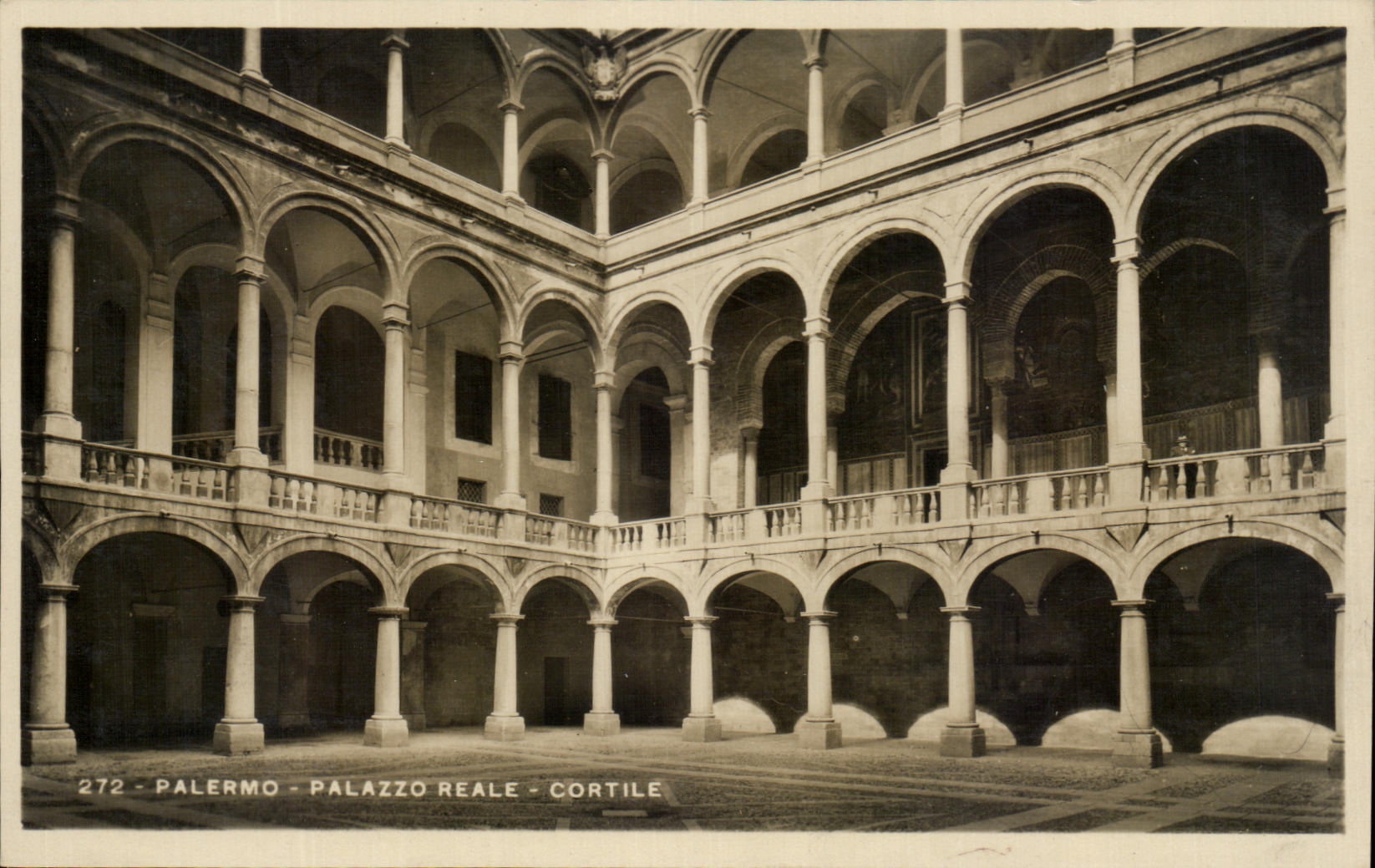 CPA Palermo Palazzo Reale Cortile