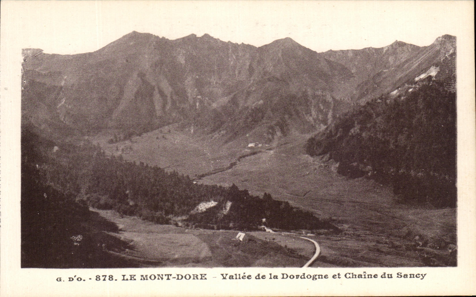 LE MONT-DORE - Vallée de la Dordogne et Chaîne du Sancy — g. d'o. - 878