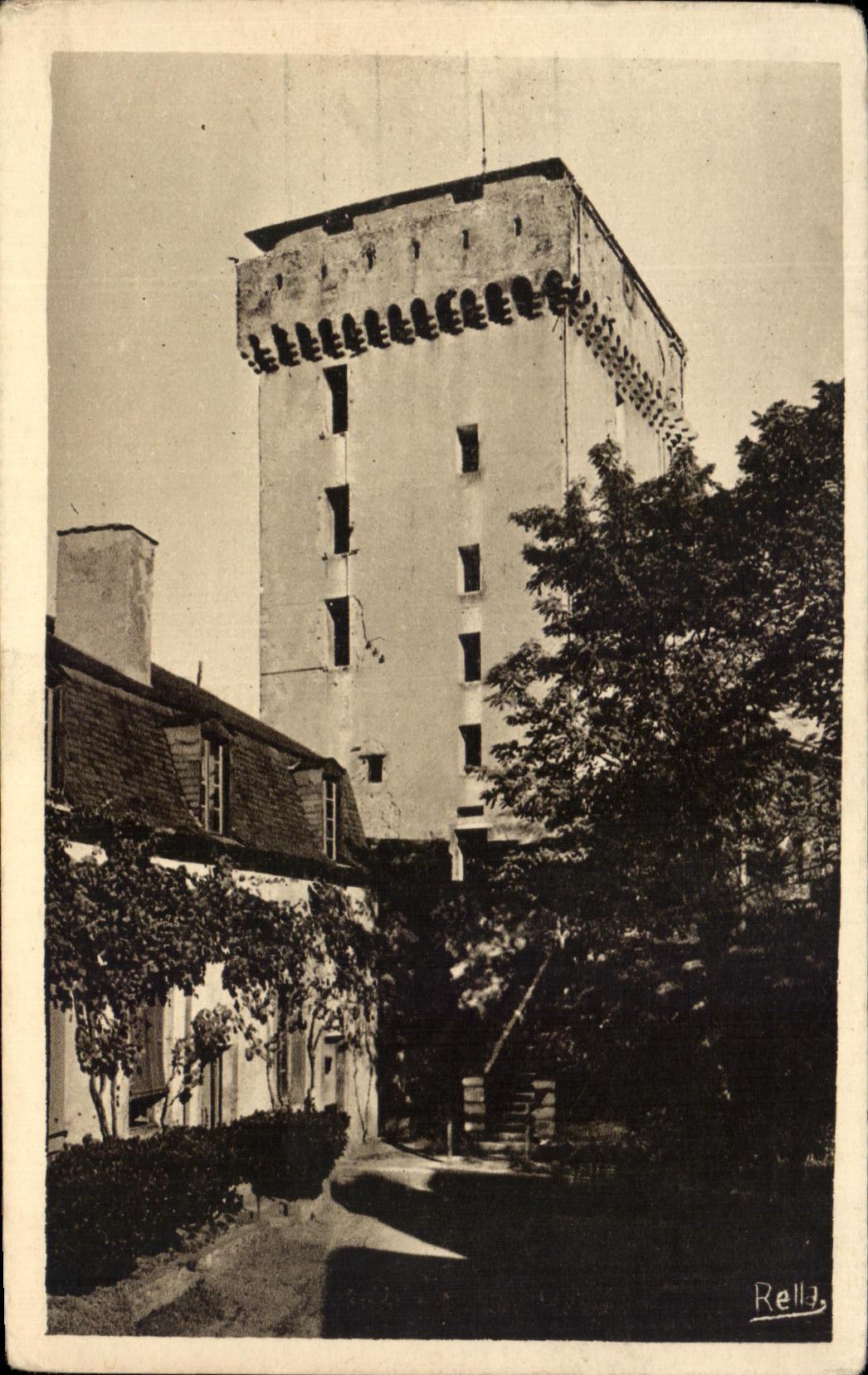 CPA Lourdes Le Chateau Fort Donjon du 14eme