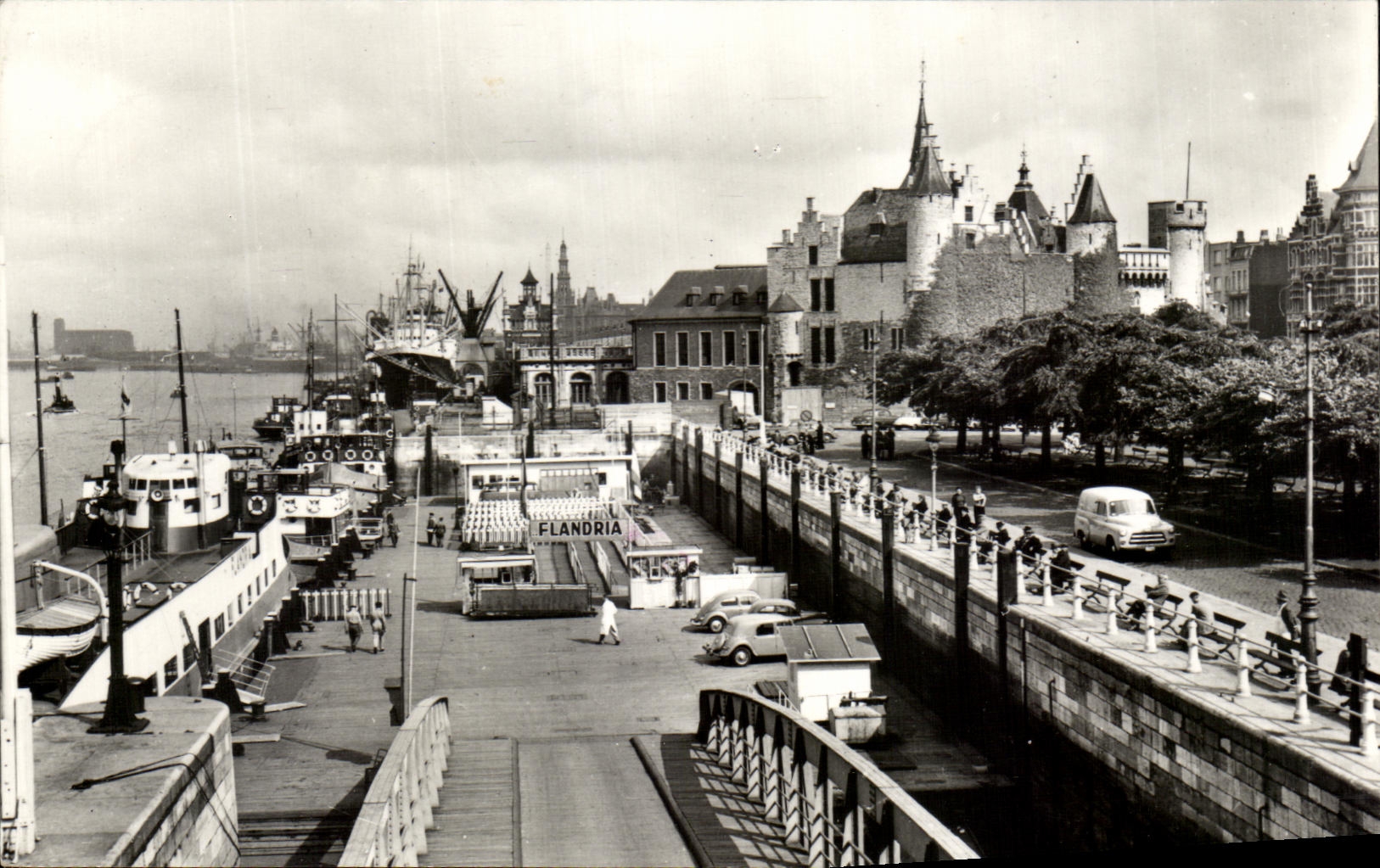 CPA Antwerpen Javemzocjt raet het Steem Anvers Bateaux