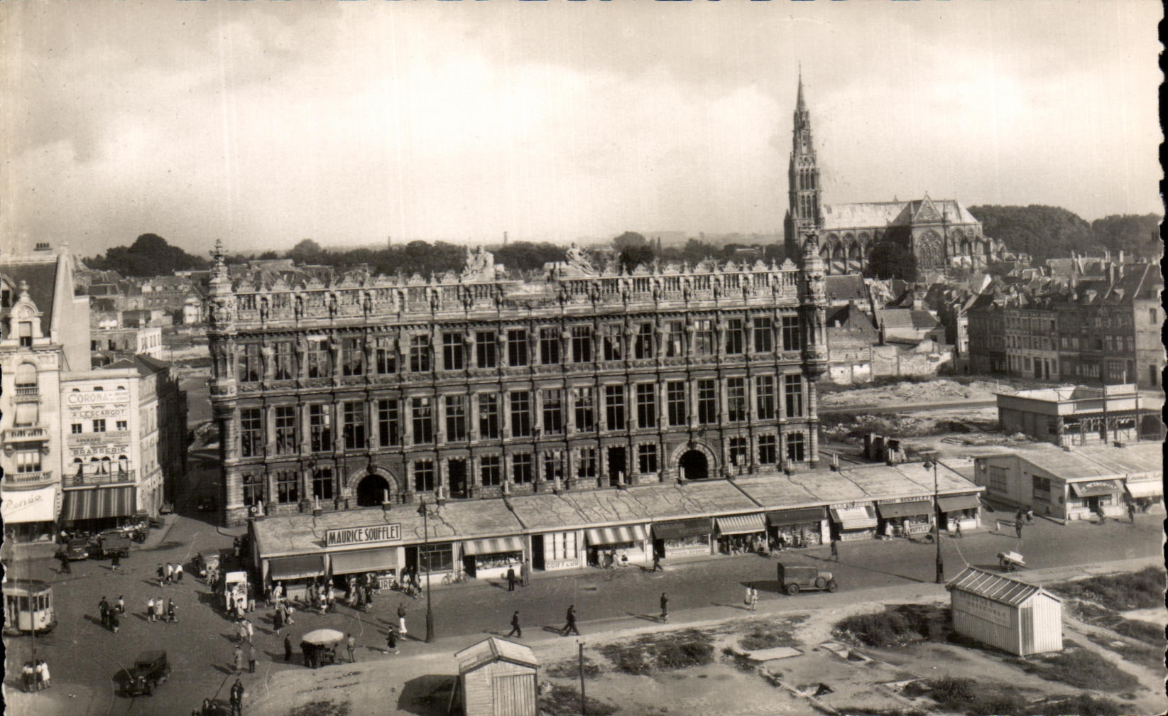 Valenciennes — Place d'Armes — Façade de l'ancien Hôtel-de-Ville
