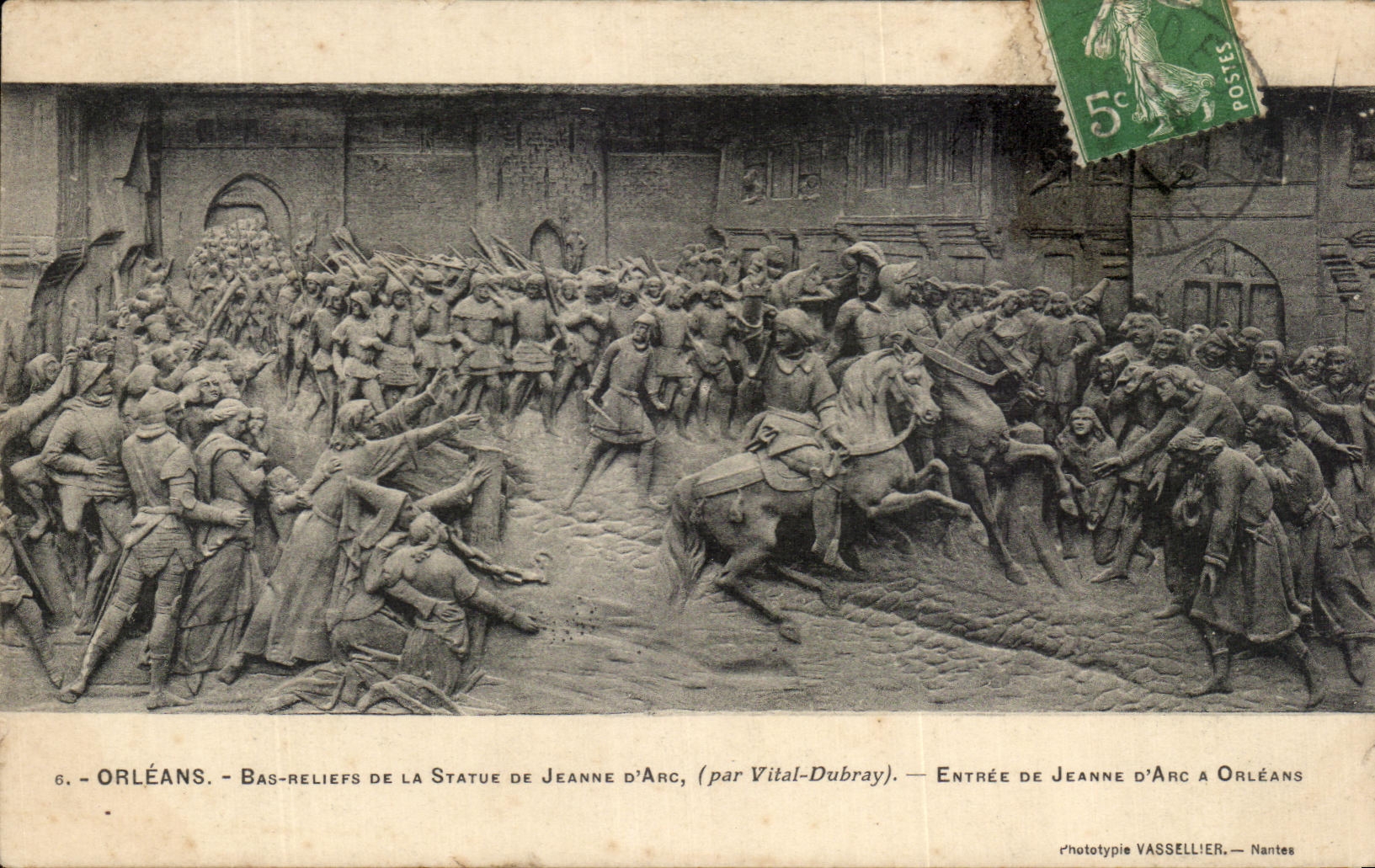CPA Orleans Bas Reliefs De la Statue De Jeanne d'arc Entree de Jeanne d'arc a orleans