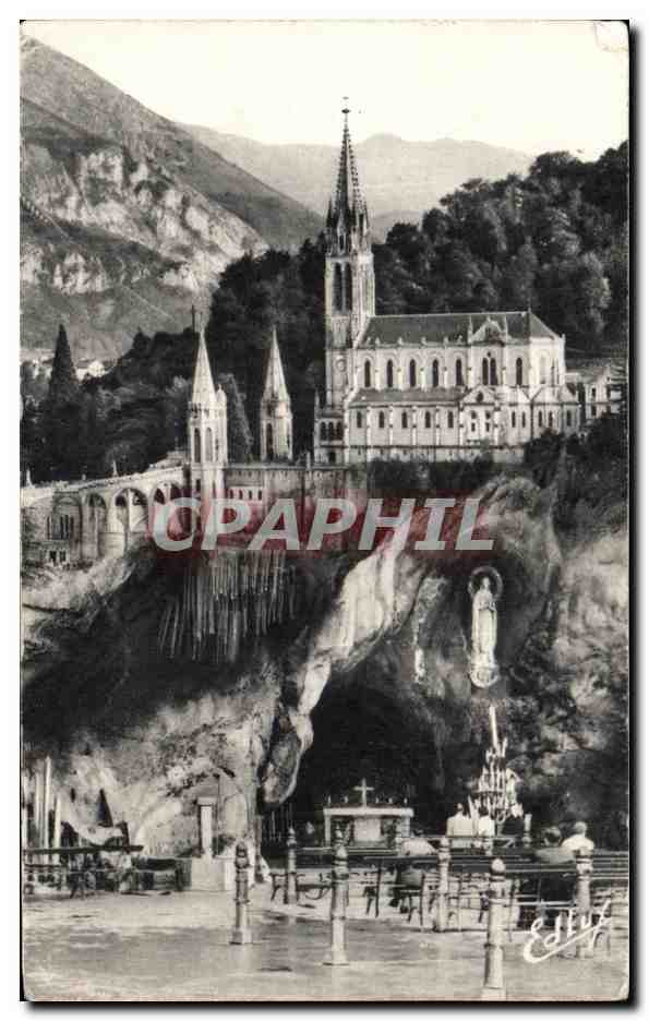 CPA Lourdes La Basilique et la Grotte Miraculeuse