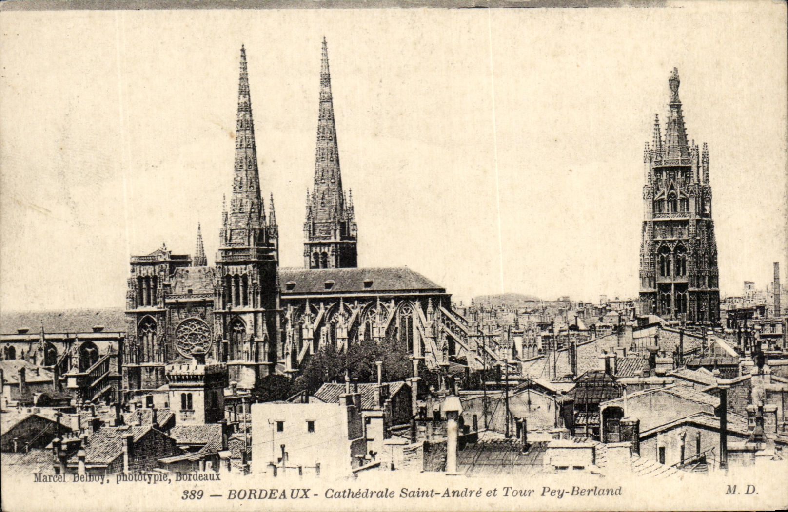 CPA Bordeaux Cathedrale Saint Andre et Tour Pey Berland