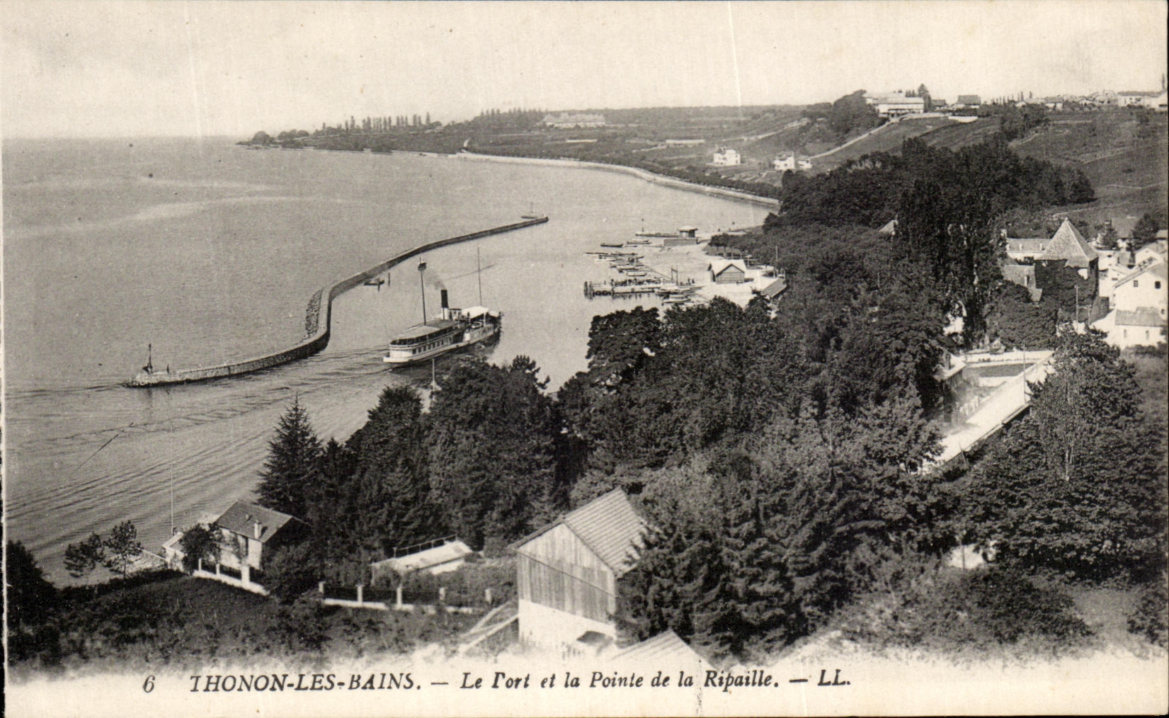 CPA Thonon Les Bains Le Fort et le Pointe de la Ripaille Bateau