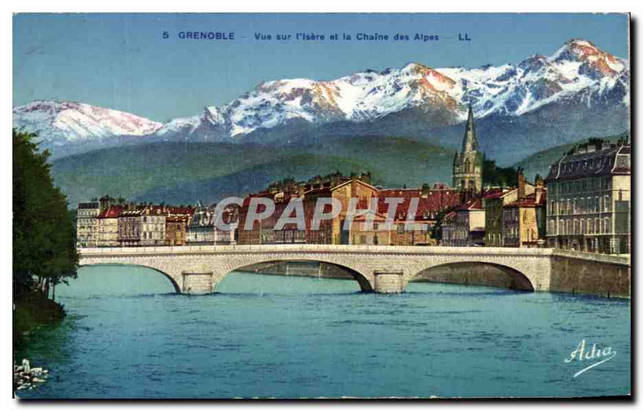 Grenoble — Vue sur l'Isère et la Chaîne des Alpes — Adia