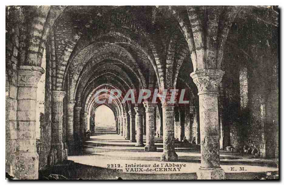 CPA Interieur de l'Abbaye des Vaux de Cernay