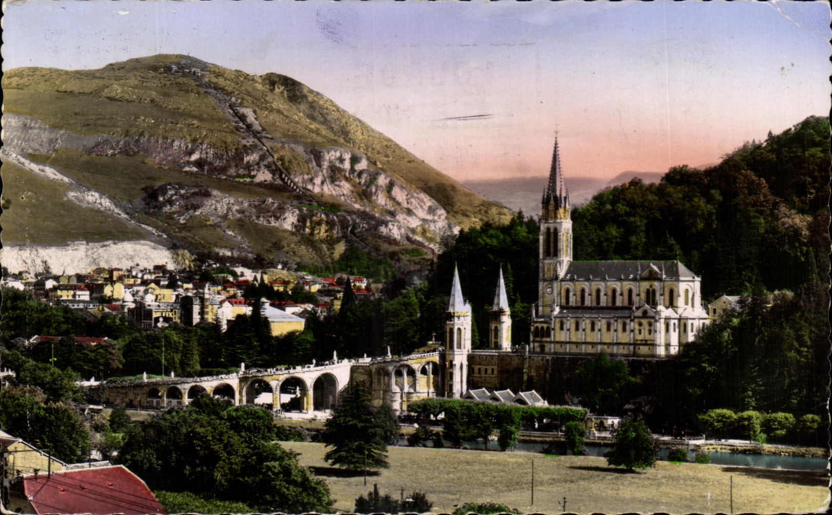 CPA Lourdes La Basilique et le Pic du Jer