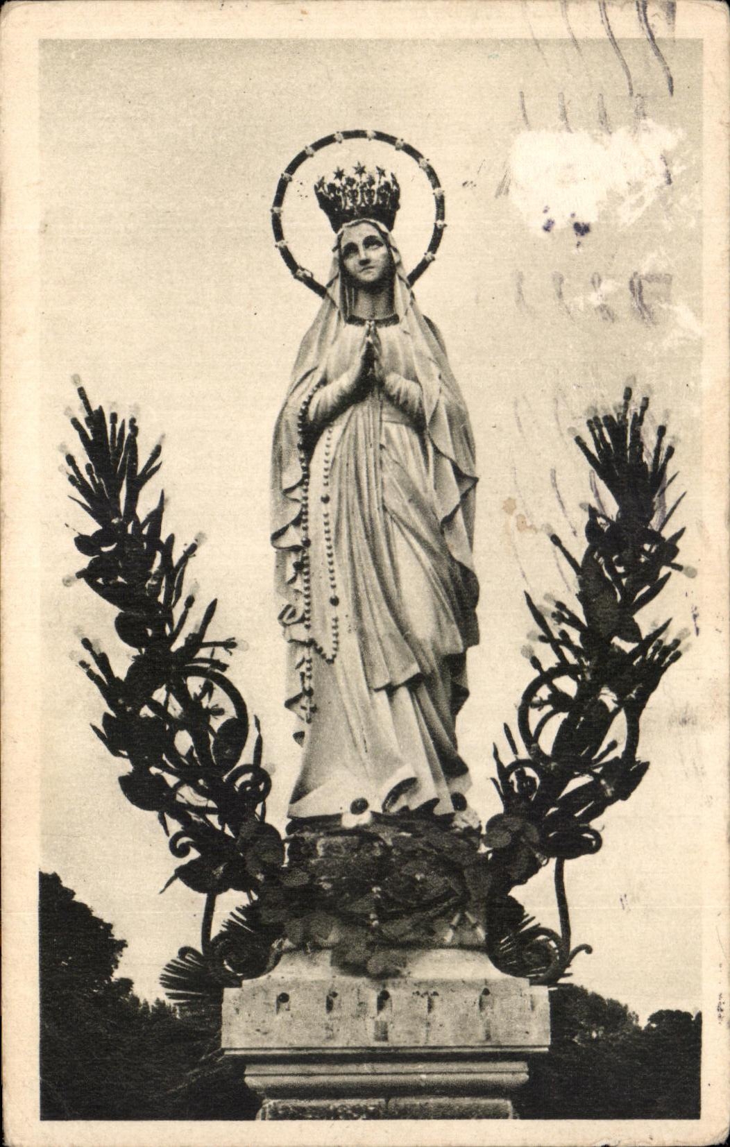 CPA Lourdes La Vierge Couronnee