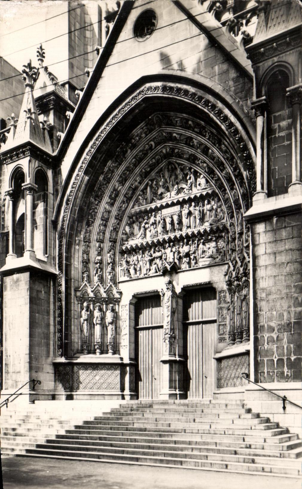 CPA Lille Cathedrale N D de la Treille Portail Saint Eubert
