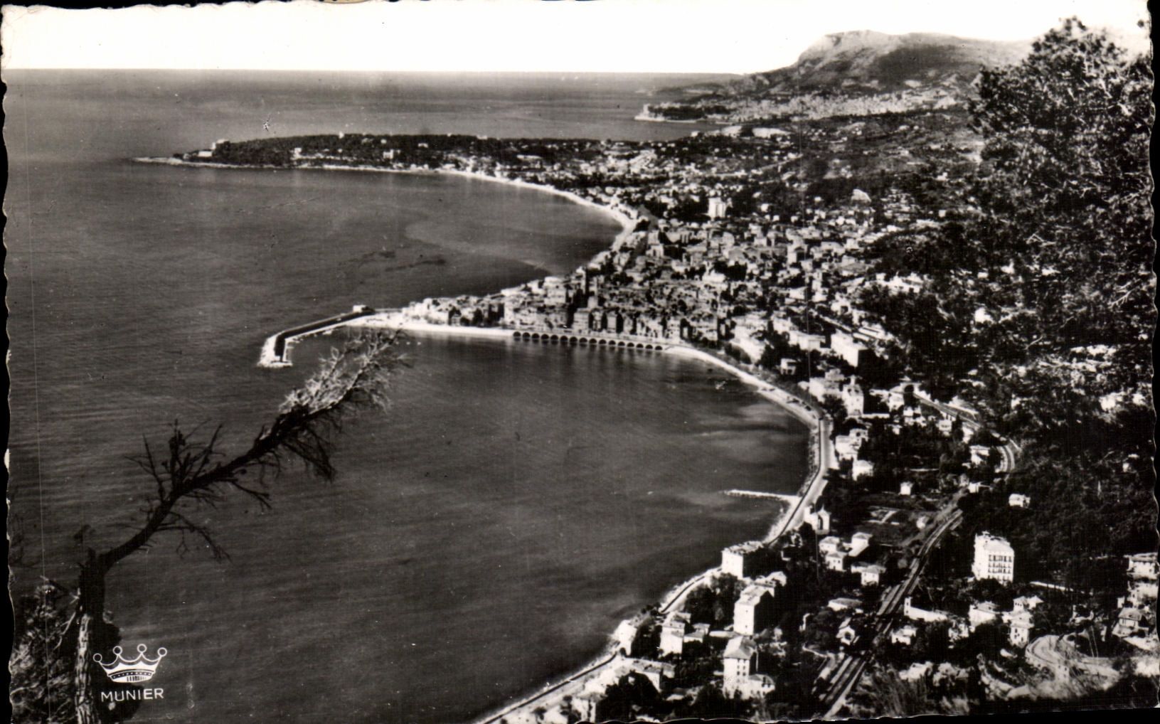 CPA Menton Vue Generale le Cap Martin et Monaco Monte Carlo