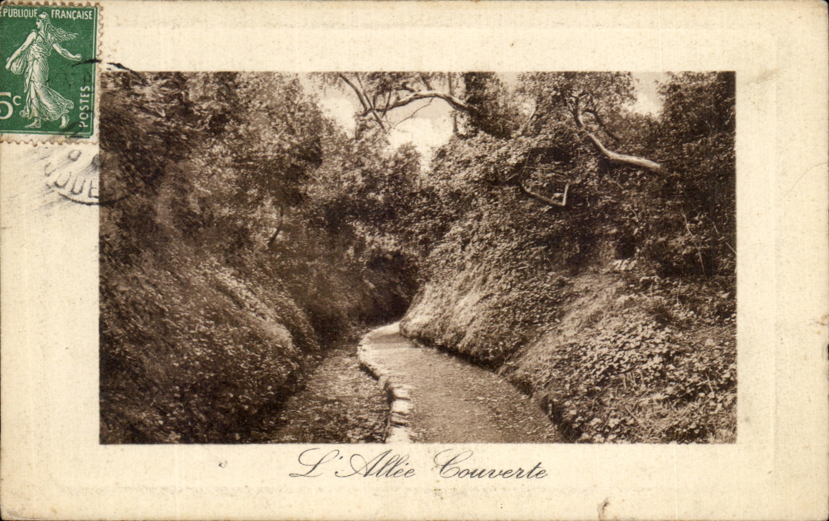 CPA L'Allee Couverte