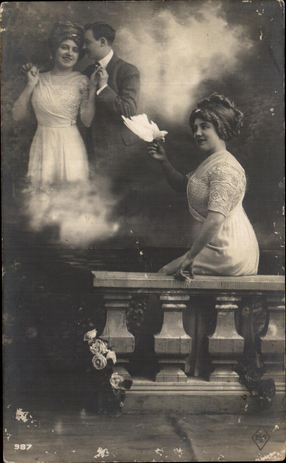 CPA FEmme Colombe 