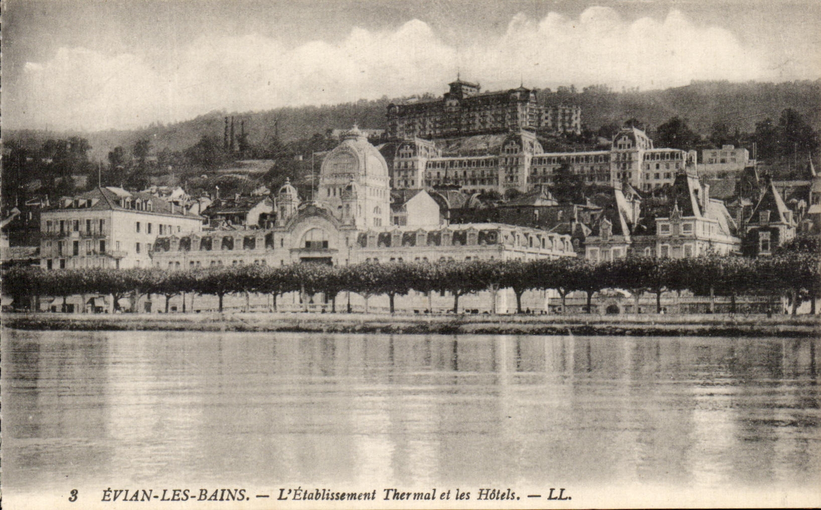 CPA Evian Les Bains L'Etablissement Thermal et les Hotels