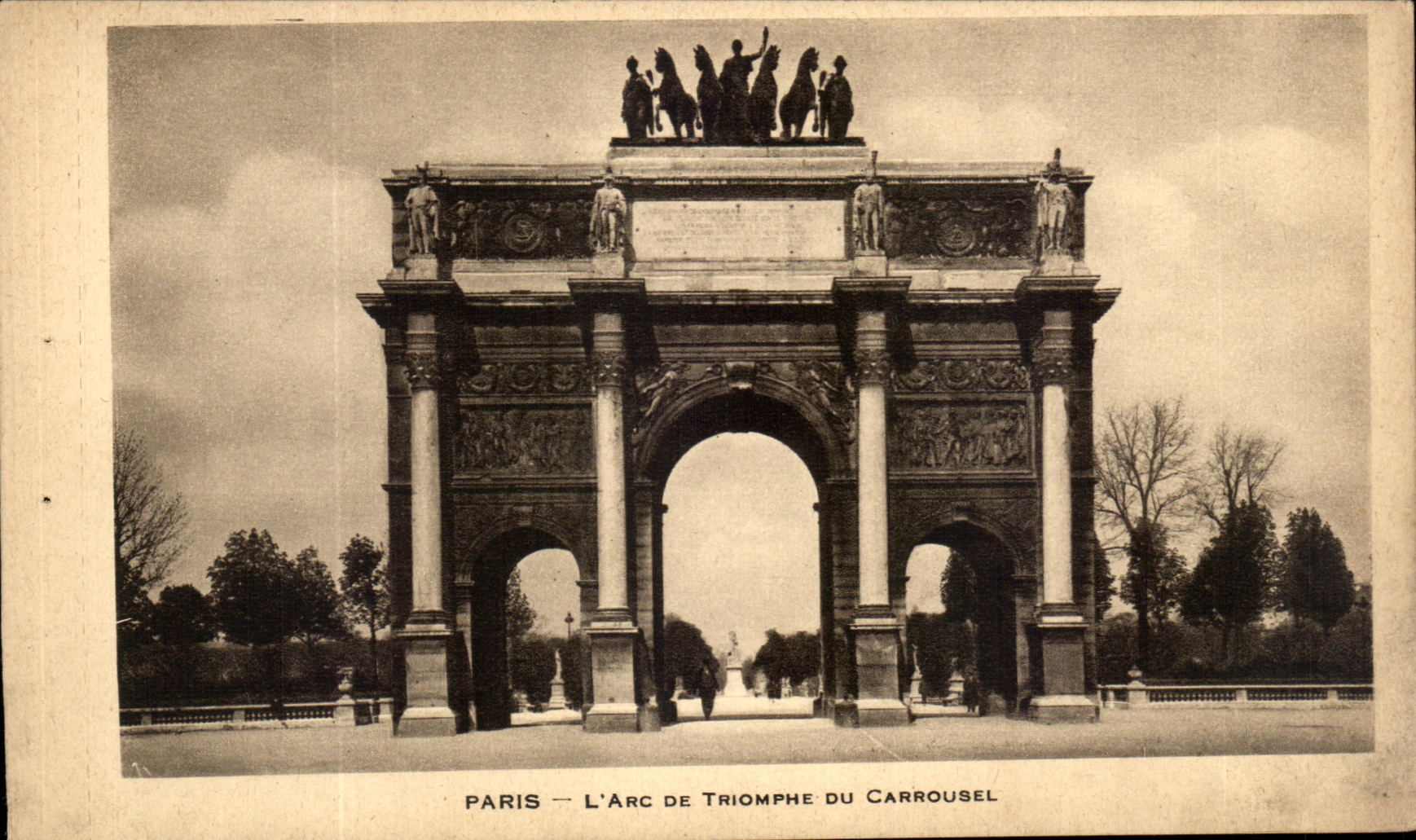 CPA Paris L'Arc De Triomphe Du Carrousel