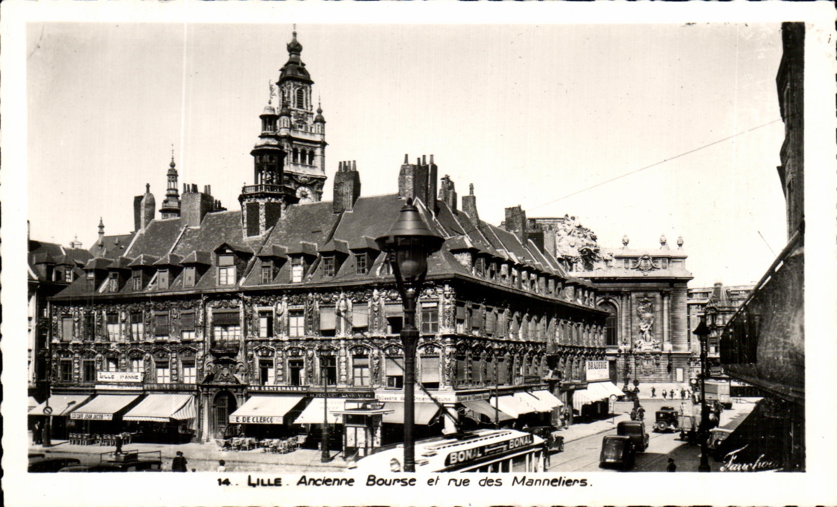 CPA Lille Anclenne Bourse et rue des Manneliers