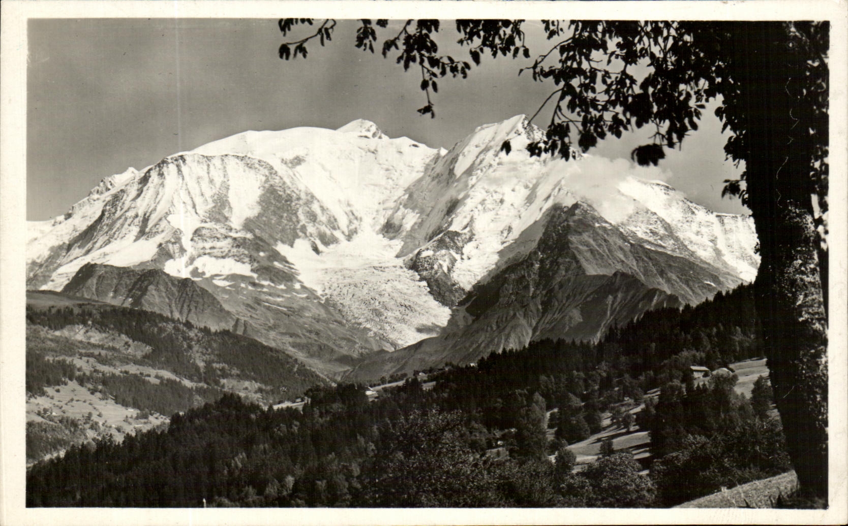 CPA Le Mont Blanc Vu de la route St Gervais Megeve