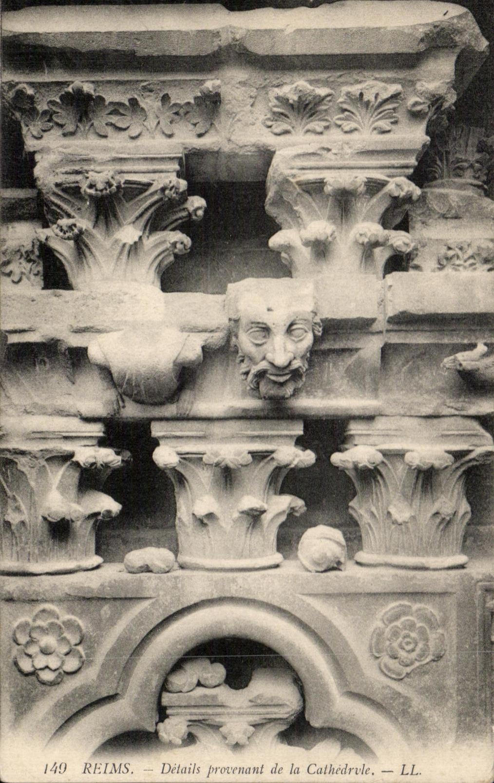 CPA Reims Details Provenant de la Cathedrale