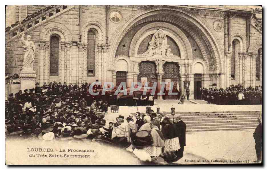CPA Lourdes La Procession Du Tres Saint Sacrement