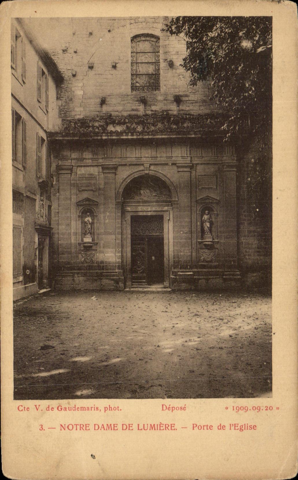 CPA Notre Dame De Lumiere Porte de I'Eglise